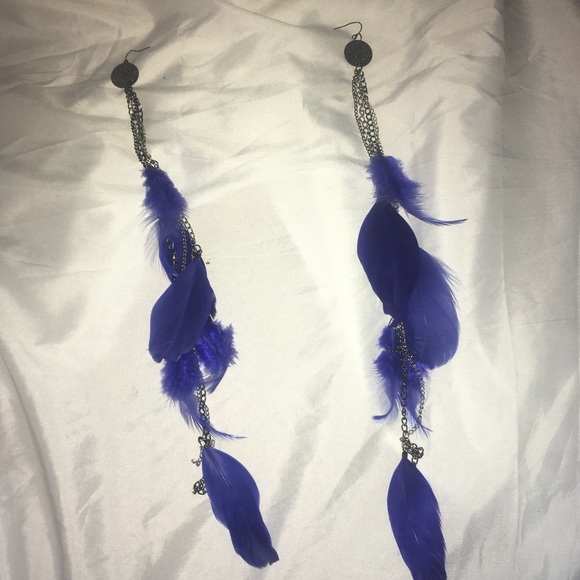 FUN FLIRTY PARTY LONG FEATHER EARINGS - Picture 1 of 6